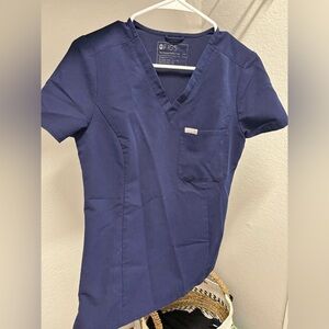 FIGS Catarina Slim Scrub Top